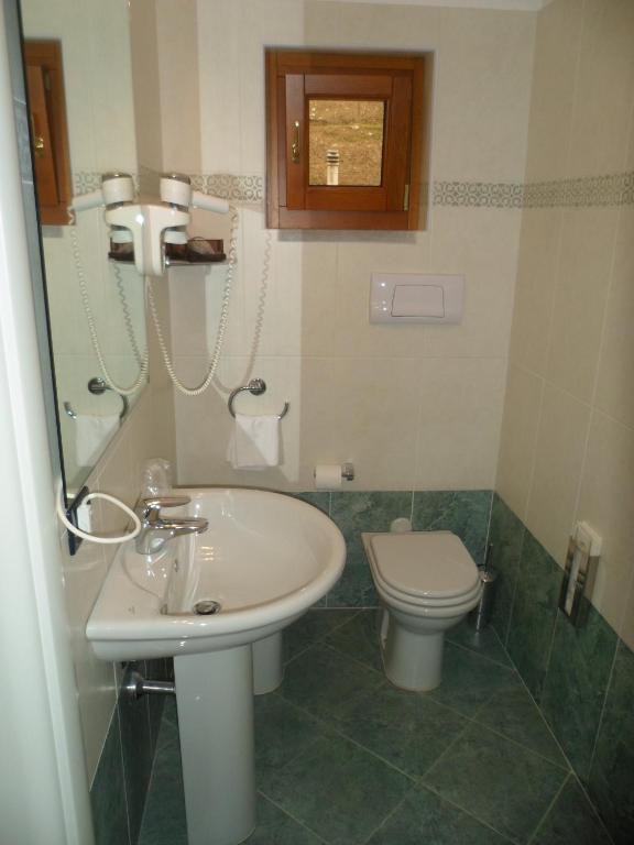 Hotel Fontana Santa Grumello del Monte Pokoj fotografie